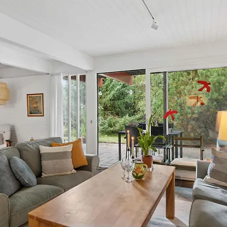 Cozy On Natural Plot Casa de Férias Højby