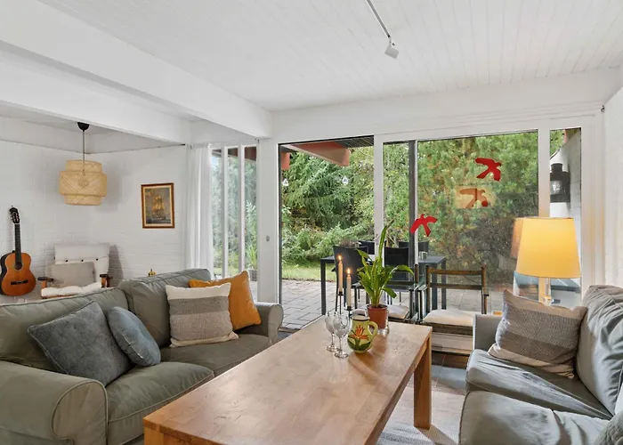 Cozy On Natural Plot Casa de Férias Højby